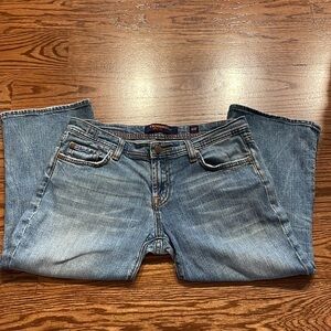 VIGOSS USA PREMIUM women’s Capri washout distressed jean 11/12 straight cut EUC